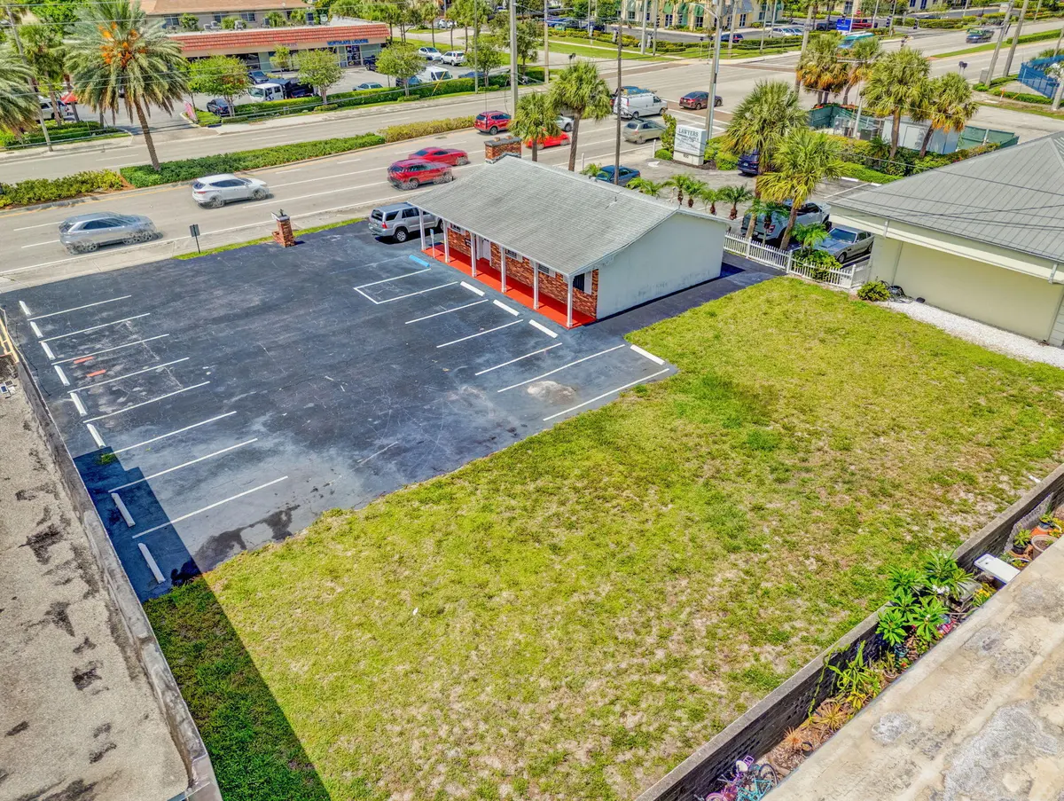 45-web-or-mls-DJI_20250606145948_0410_DJ at 610 Northlake Boulevard, Lake Park