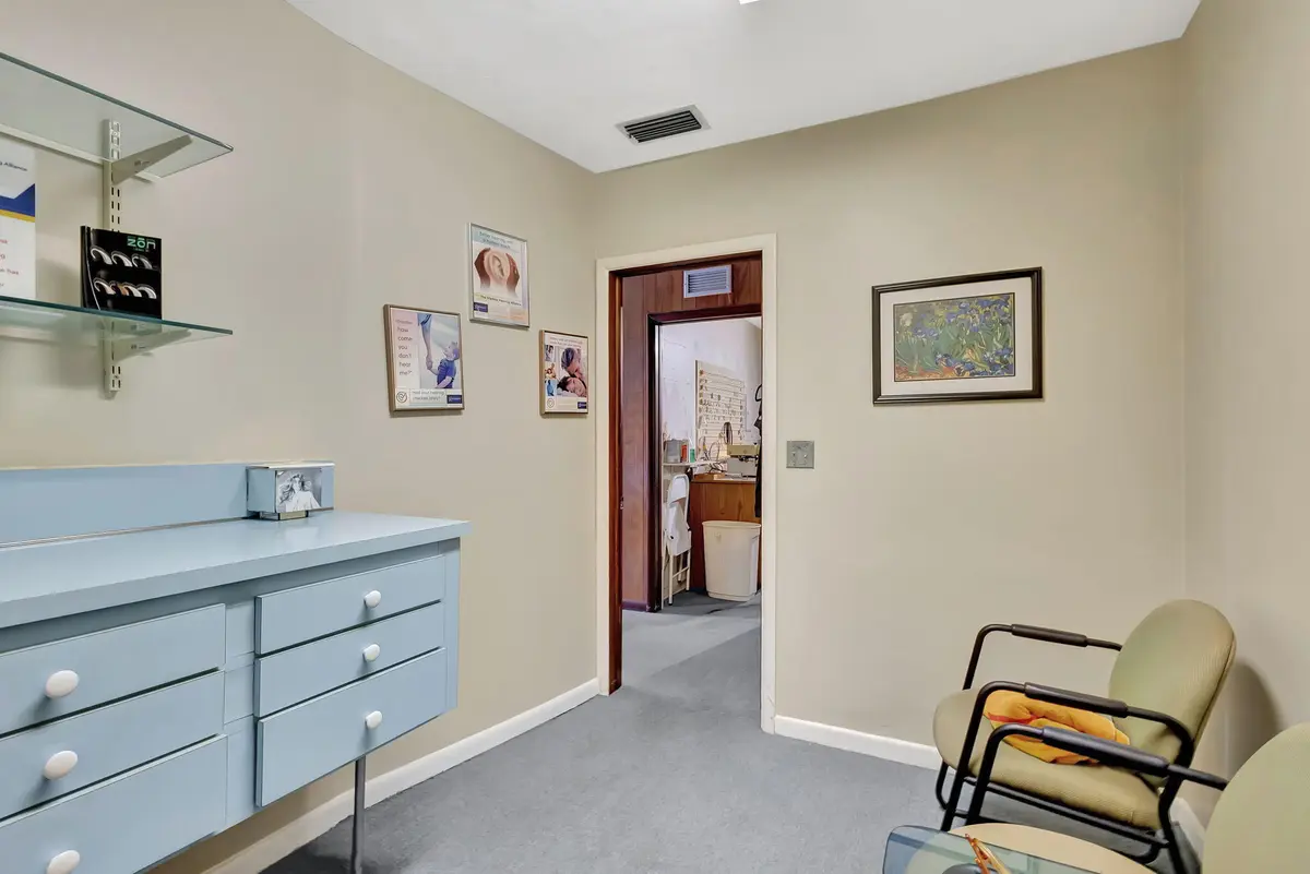 20-web-or-mls-5D1A9674 at 610 Northlake Boulevard, Lake Park