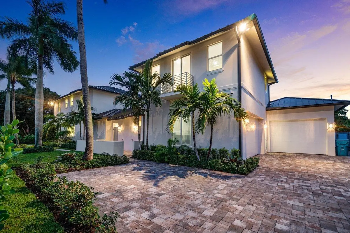 Driveway at 217 Gulfstream Boulevard, Boynton Beach