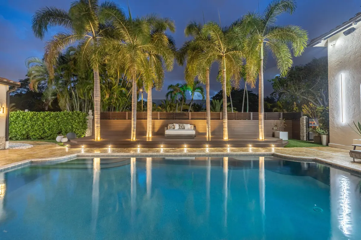 290 NW 6th Street, Boca Raton at 290 NW 6th Street, Boca Raton