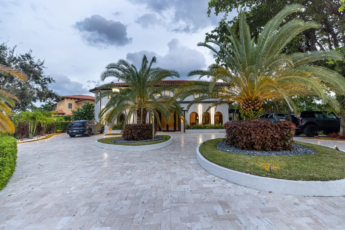 290 NW 6th Street, Boca Raton at 290 NW 6th Street, Boca Raton