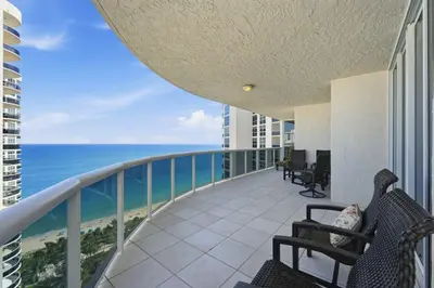 3100 N Ocean Boulevard 2201, Fort Lauderdale – sold