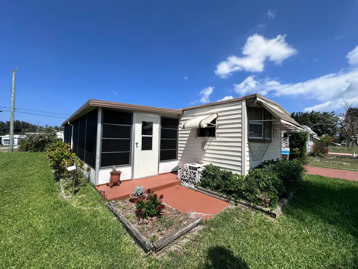 Enclosed Patio at 8379 SE Eagle Avenue, Hobe Sound
