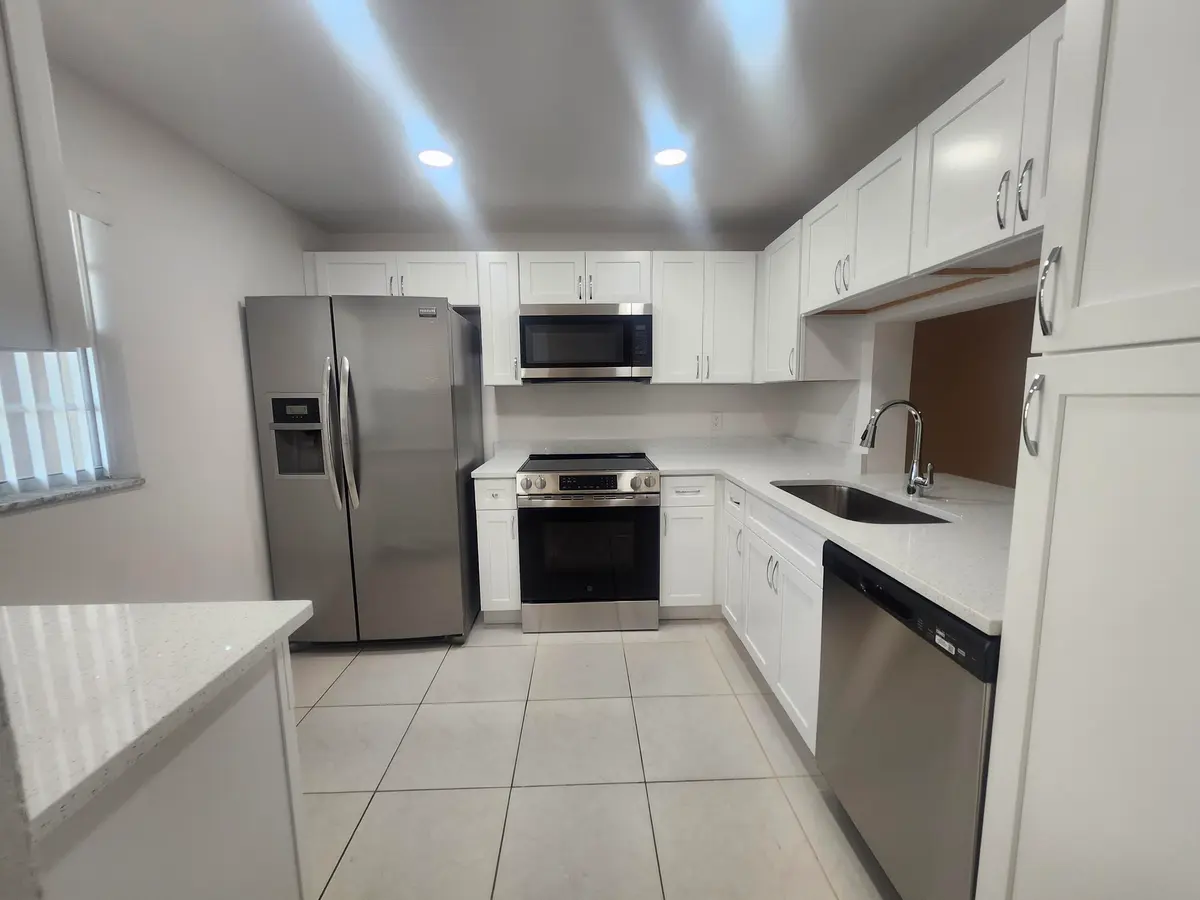 Kitchen view at 330 NE 26th Avenue 202, Boynton Beach