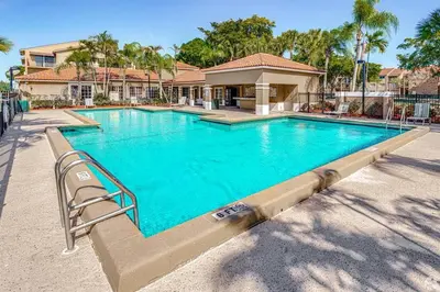 1068 N Benoist Farms Road 302, West Palm Beach – Condominium for sale
