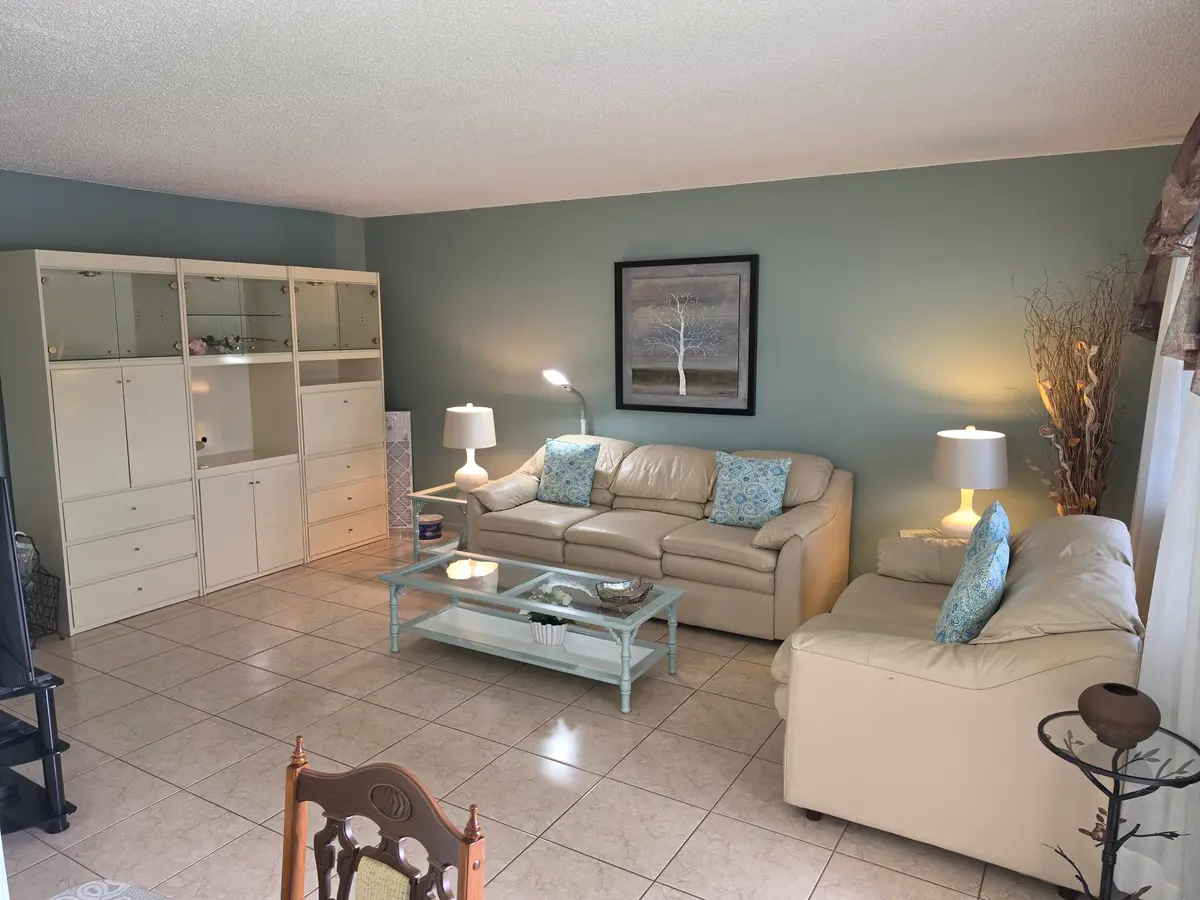 Living at 15 Markham A, Deerfield Beach