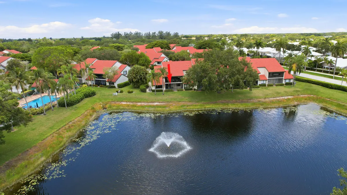 Gorgeous Lake Views of Fountain at 22 Lexington Lane D, Palm Beach Gardens