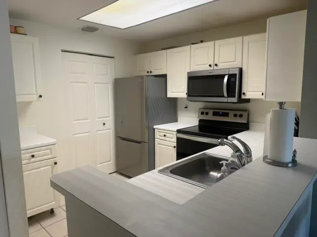 IMG_3805 at 2804 Sarento Place 107, Palm Beach Gardens