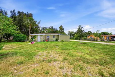 700 SW 8th Street, Pompano Beach – Duplex for sale