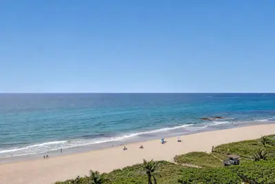 3920 N Ocean Drive 9b, Singer Island – sold