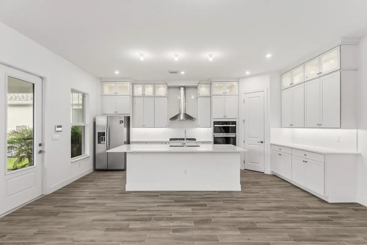 US_SEF_SEASIDE_LOT 216_KITCHEN at 860 SW Newfield Avenue, Palm City