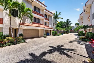 1401 NE 9th Street 10, Fort Lauderdale – sold