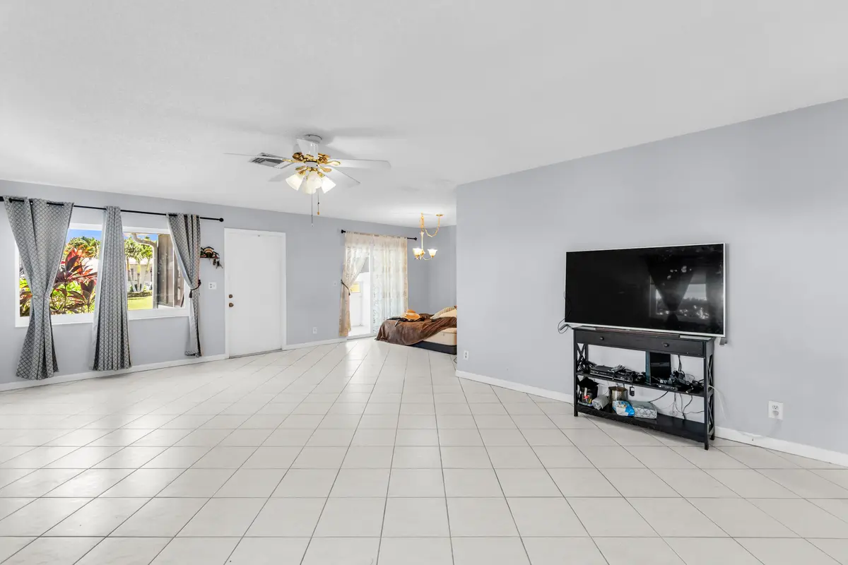 3360 NE Rossi Court, West Palm Beach, FL – photo 6