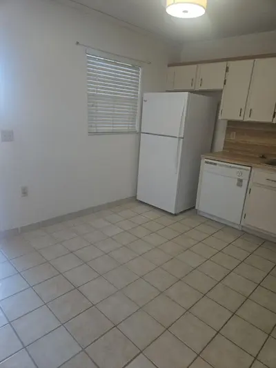 200 Berkley Road 202, Hollywood – sold