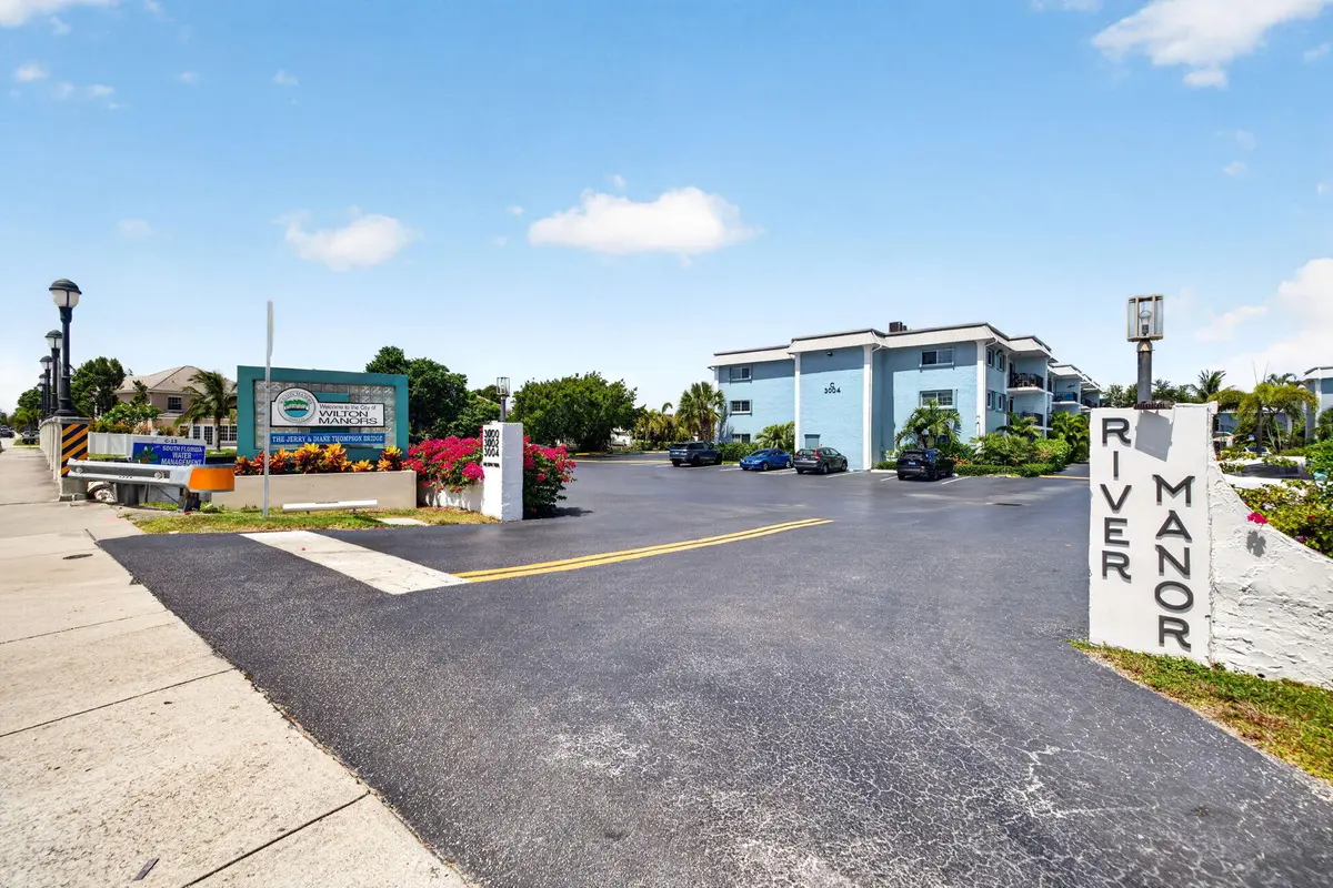 51-web-or-mls-b699A0290 at 3004 NE 5th Terrace 216-c, Wilton Manors