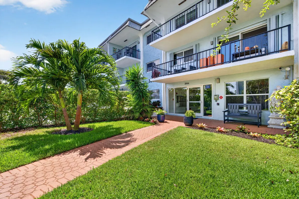 3-web-or-mls-b699A0185 at 3004 NE 5th Terrace 216-c, Wilton Manors