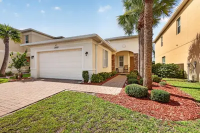 2415 NW Padova Street, Port St. Lucie – Single Family Residence for sale