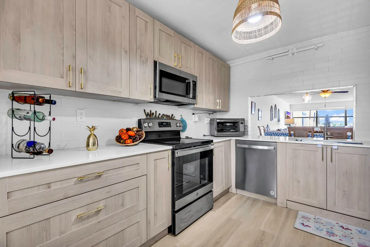 1-2 at 2705 NW 104th Avenue 406, Sunrise