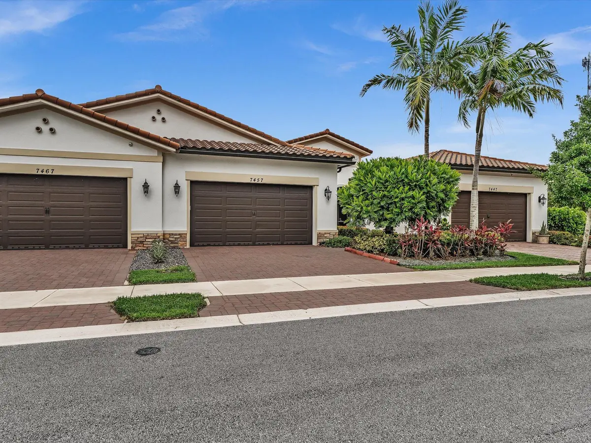 Exterior Front at 7457 S Blue Spring Drive, Parkland