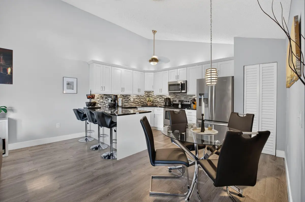 LVP FLOORS at 9622 Boca Gardens Parkway B, Boca Raton