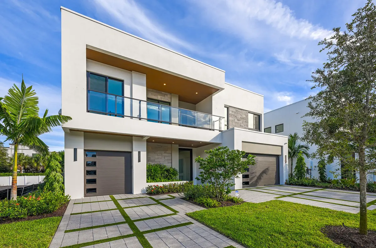 Laurel Front at 16709 Mosaic Place, Delray Beach