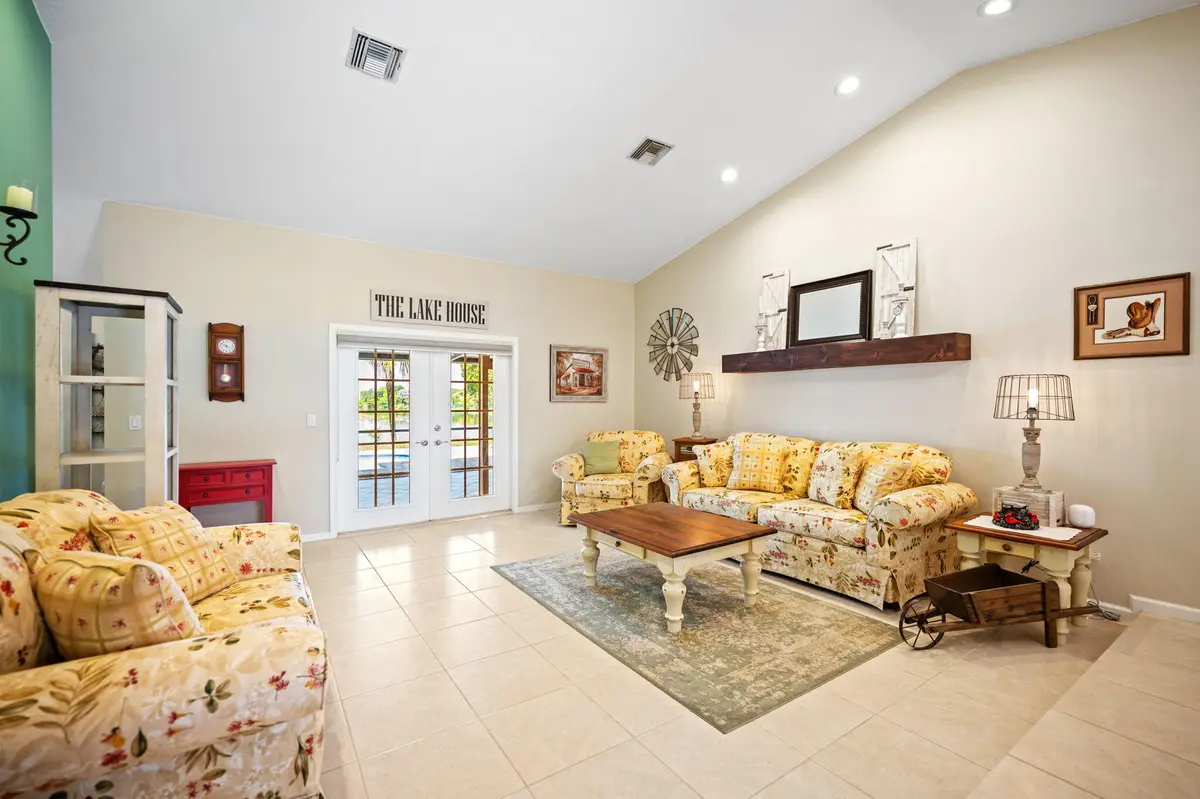 6-web-or-mls-5531-hawkes-bluff-ave at 5531 Hawkes Bluff Avenue, Davie