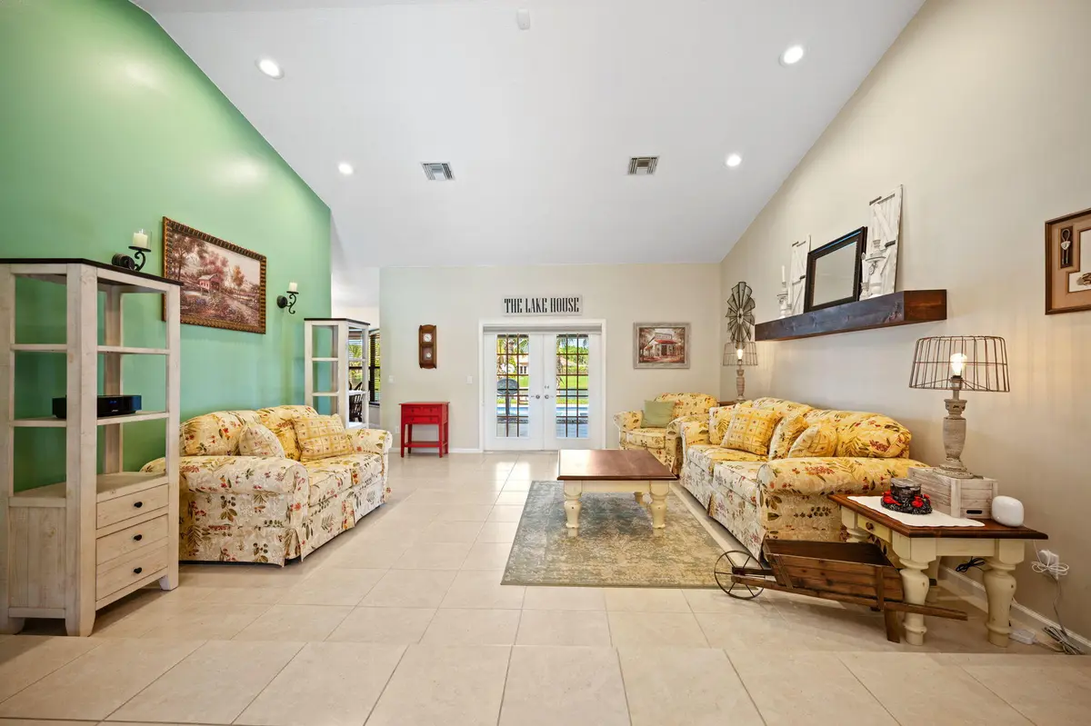 7-web-or-mls-5531-hawkes-bluff-ave at 5531 Hawkes Bluff Avenue, Davie