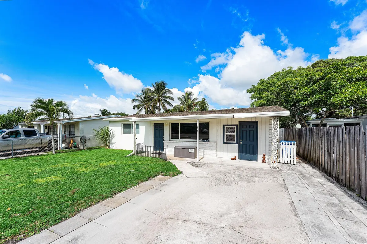 002-707SouthBroadway-Lantana-FL-33462-SM at 707 S Broadway, Lantana