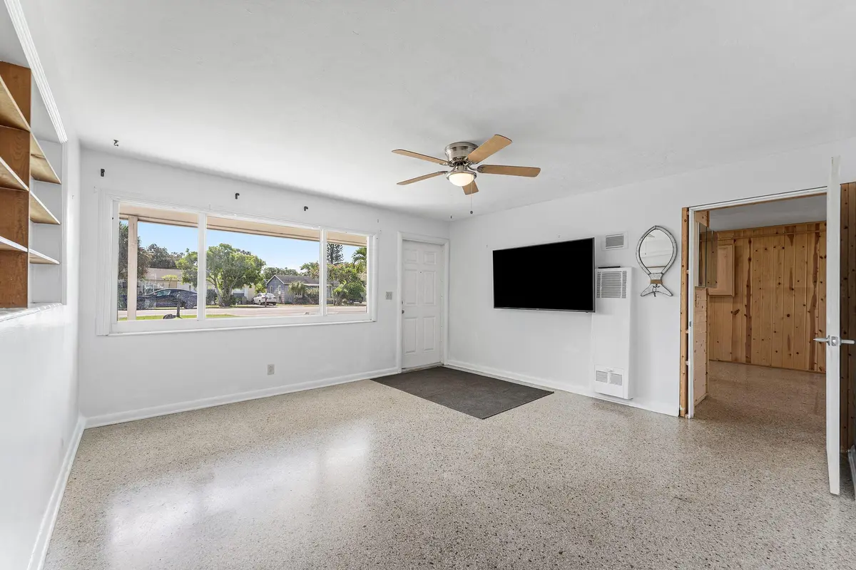004-707SouthBroadway-Lantana-FL-33462-SM at 707 S Broadway, Lantana