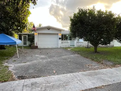 5105 SW 92nd Avenue, Cooper City – sold