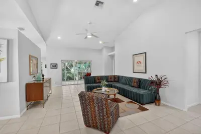7910 Laina Lane 3, Boynton Beach – Condominium for sale