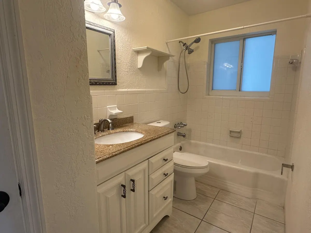 20241110133106784679000000-o at 3850 NE 21st Way 41, Lighthouse Point