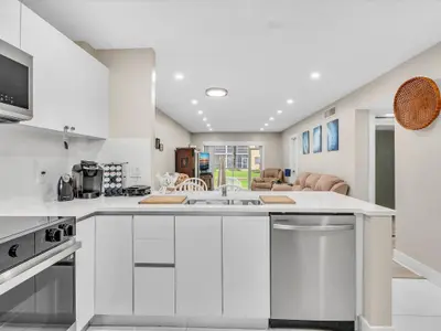 100 Ashbury Road 103, Hollywood – sold