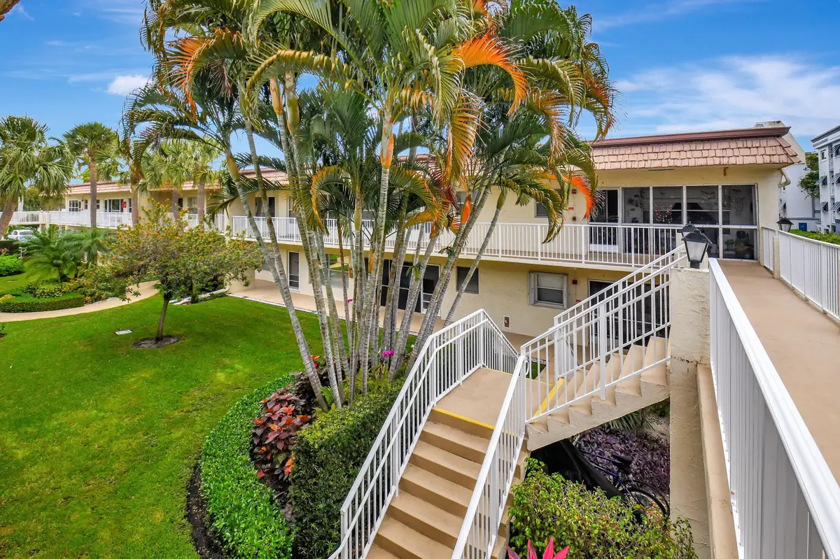 3-web-or-mls-DSC_6652 at 638 Snug Harbor Drive E11, Boynton Beach