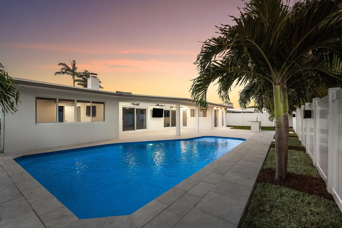 Twilight at 2846 NE 35th Court, Lighthouse Point