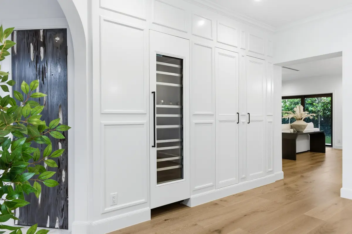 DINING CUSTOM BUILT INS at 201 Murray Road, West Palm Beach