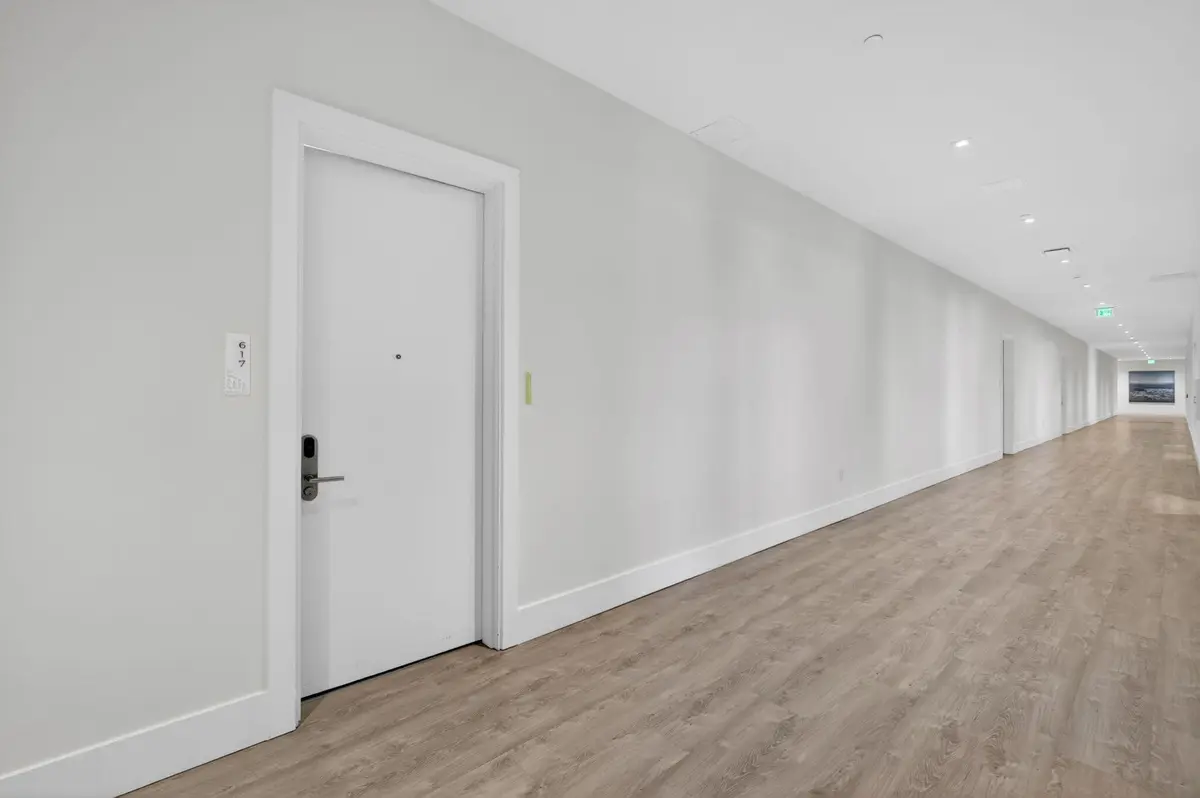 1-web-or-mls-5D1A7080 at 220 Lake Shore Drive 617, Lake Park