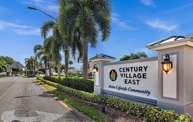 Gate at 296 Grantham F F, Deerfield Beach