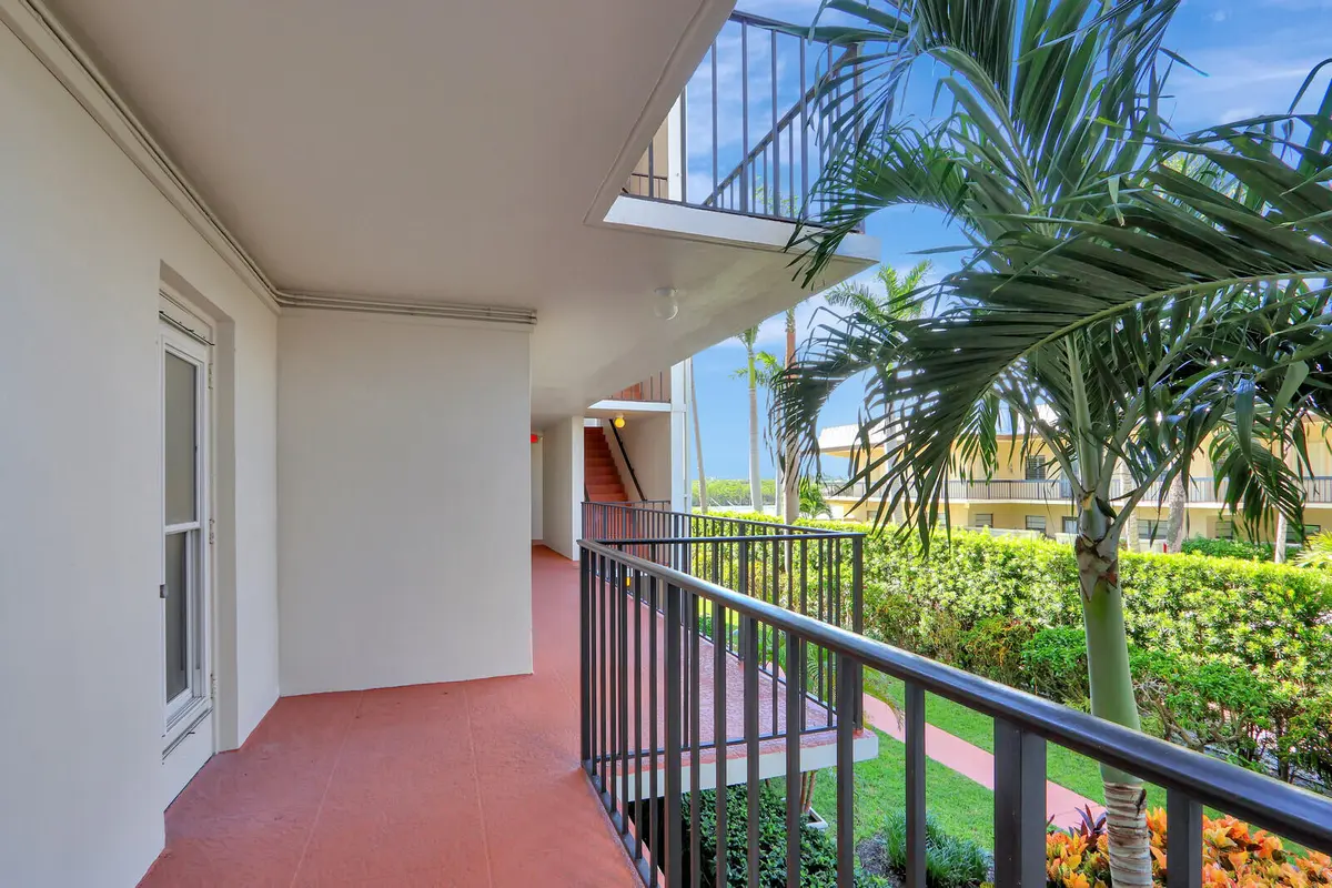 03_Image_3_mls at 225 Beach Road 204, Tequesta