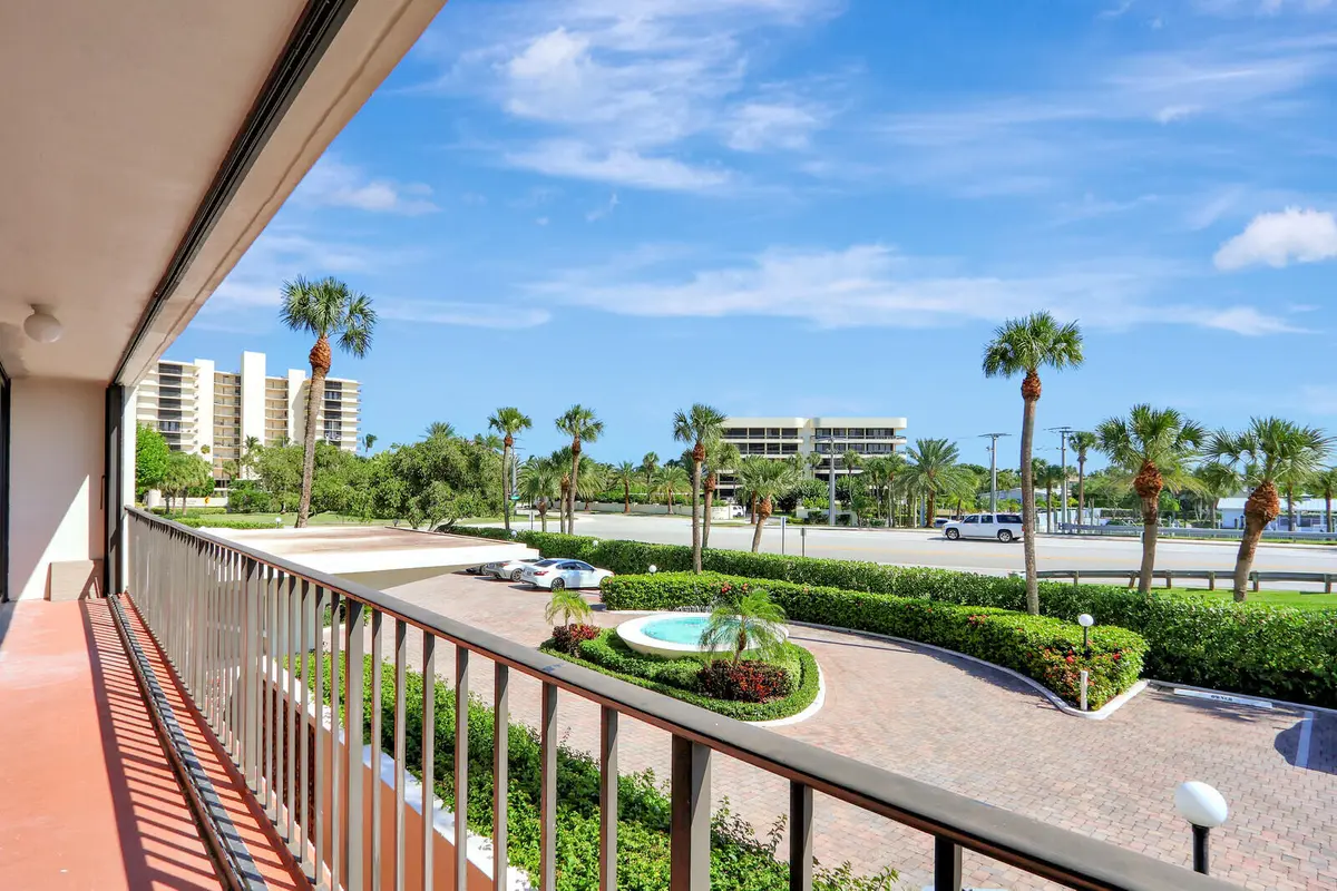 04_Image_4_mls at 225 Beach Road 204, Tequesta