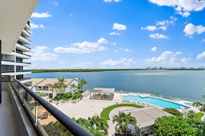 100 Lakeshore Drive 457, North Palm Beach – sold