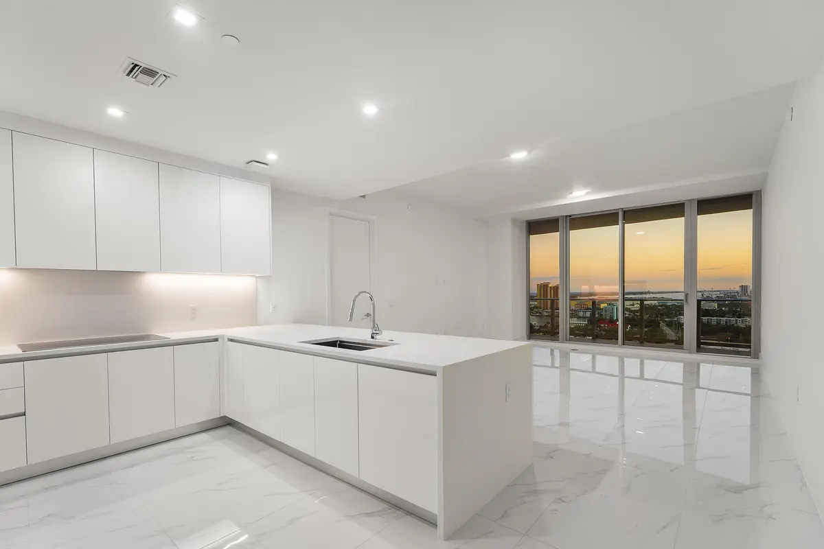 ENTRANCE KITCHEN TWILIGHT at 220 Lake Shore Drive 1911, Lake Park