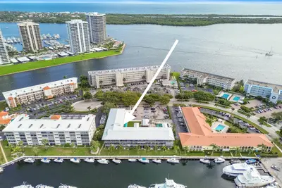 37 Yacht Club Drive 303, North Palm Beach – Condominium for sale