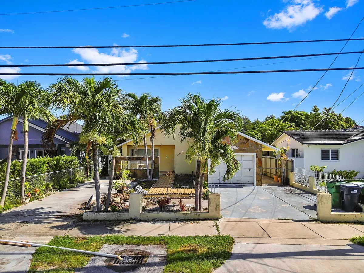 27 drone 01 at 7337 SW 21st Street, Miami