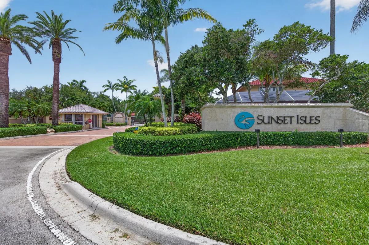 girnun-72 at 1501 NW 180th Way, Pembroke Pines