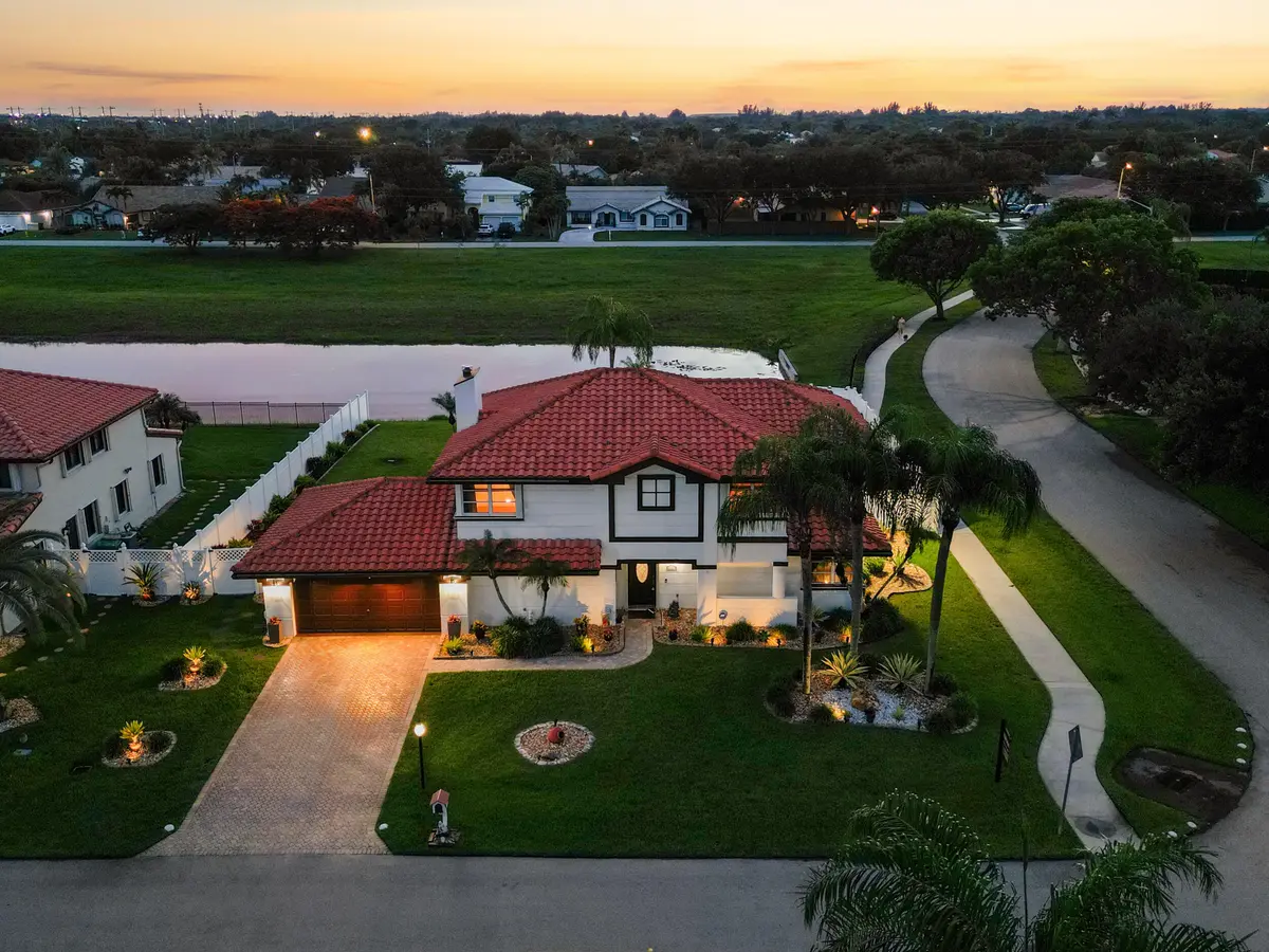 017_EwuO at 6431 Olde Moat Way, Davie