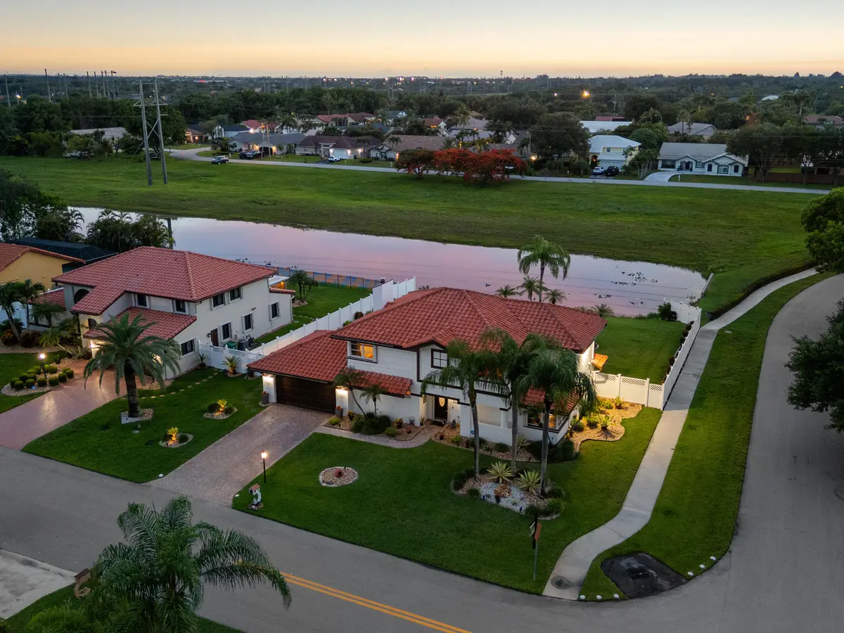 014_A2w0 at 6431 Olde Moat Way, Davie