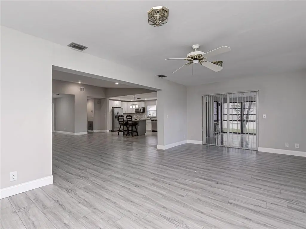 Photo 6 at 7000 NW 107th Avenue, Tamarac