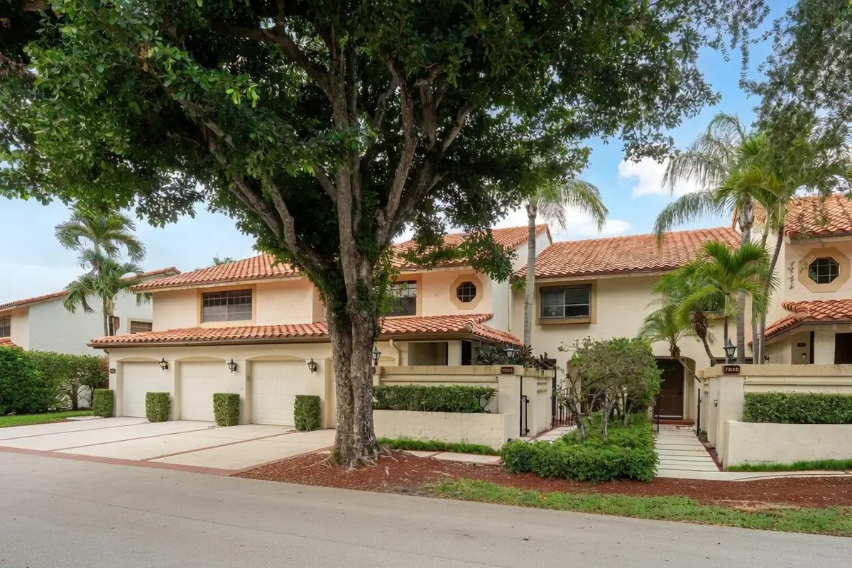 6ICXM at 7942 La Mirada Drive, Boca Raton