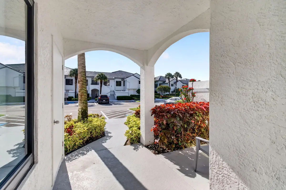 Front Entry Arches at 15782 Loch Maree Lane 3702, Delray Beach
